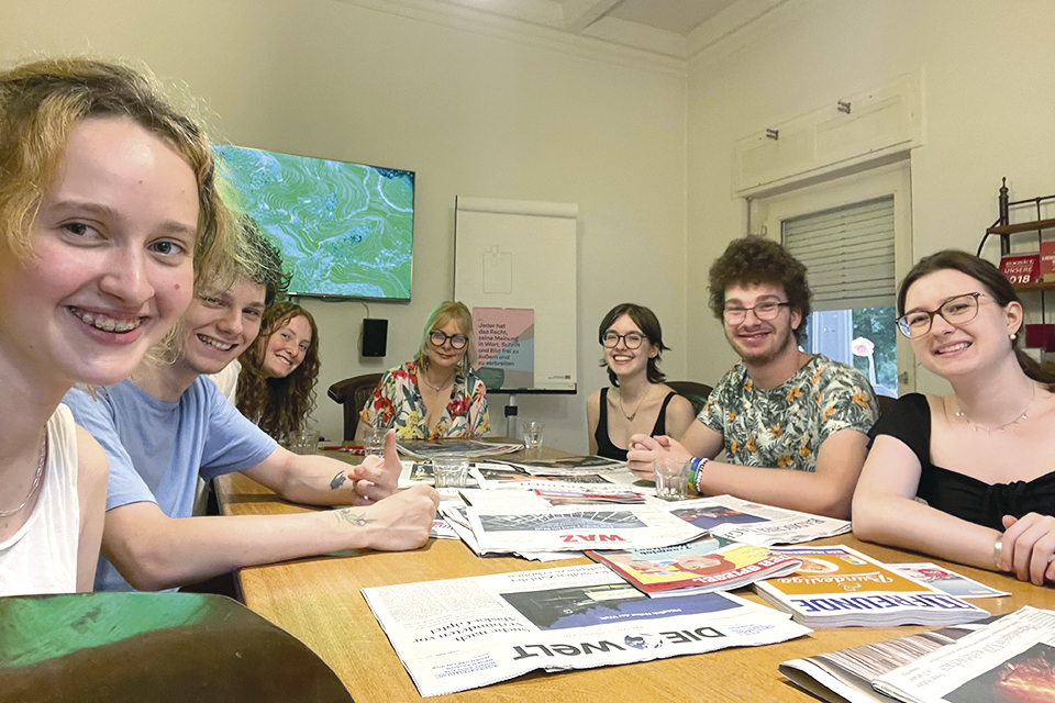 Alt regiert - Jung verliert?! Hilfe, wir müssen reden!